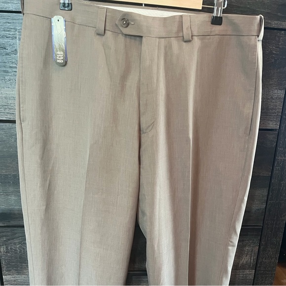 NWT@$70! HAGGAR! Taupe E-CLO SMART FIBER, CREASED/CUFF PANTS! SZ 38Wx29L - Picture 2 of 9